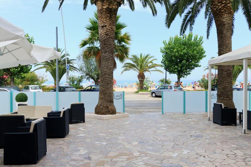 Hotel Petite Fleur Alba Adriatica Eksteriør bilde