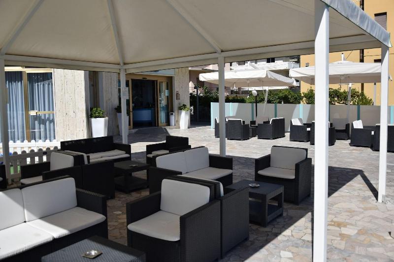 Hotel Petite Fleur Alba Adriatica Eksteriør bilde