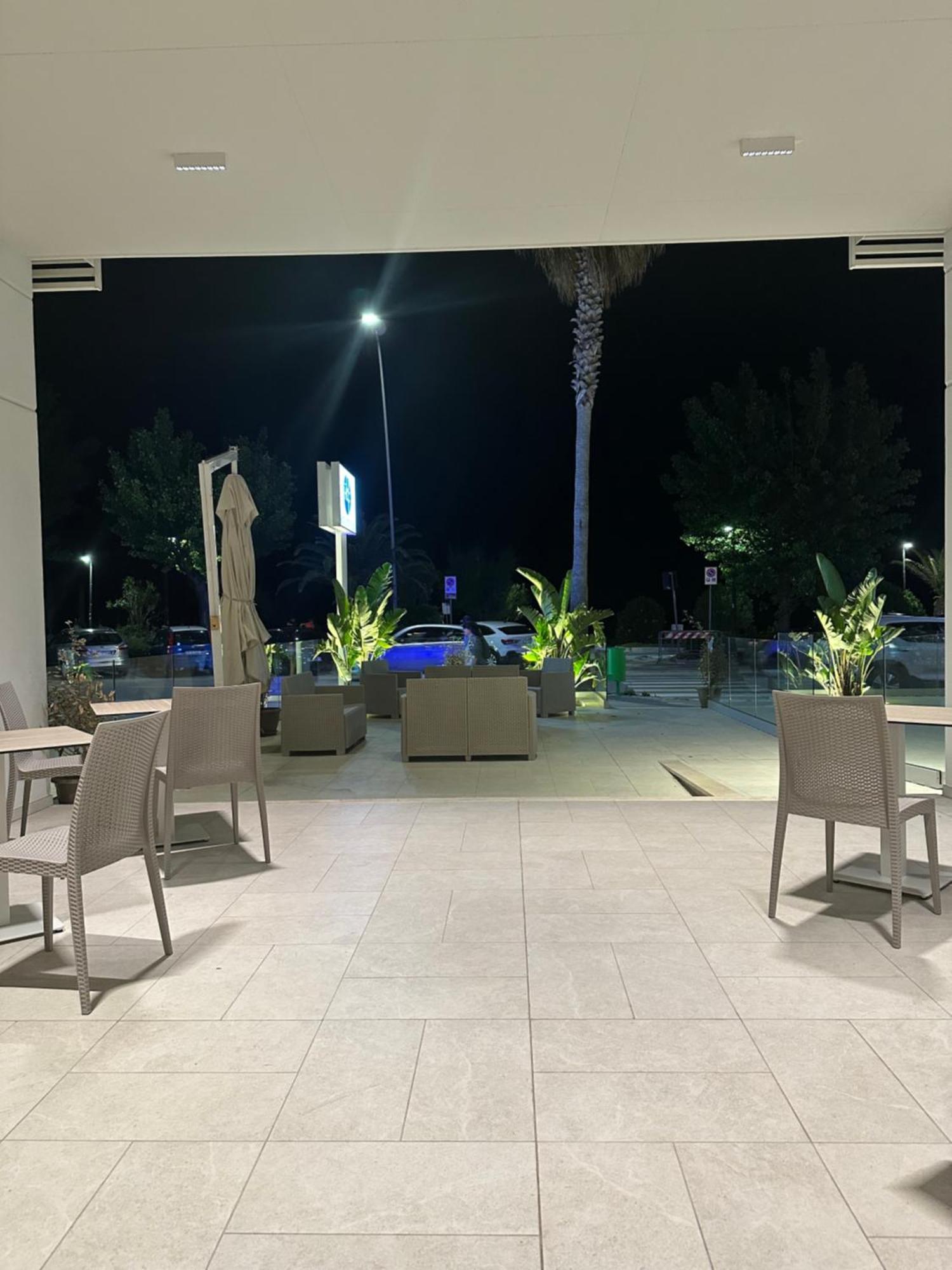 Hotel Petite Fleur Alba Adriatica Eksteriør bilde