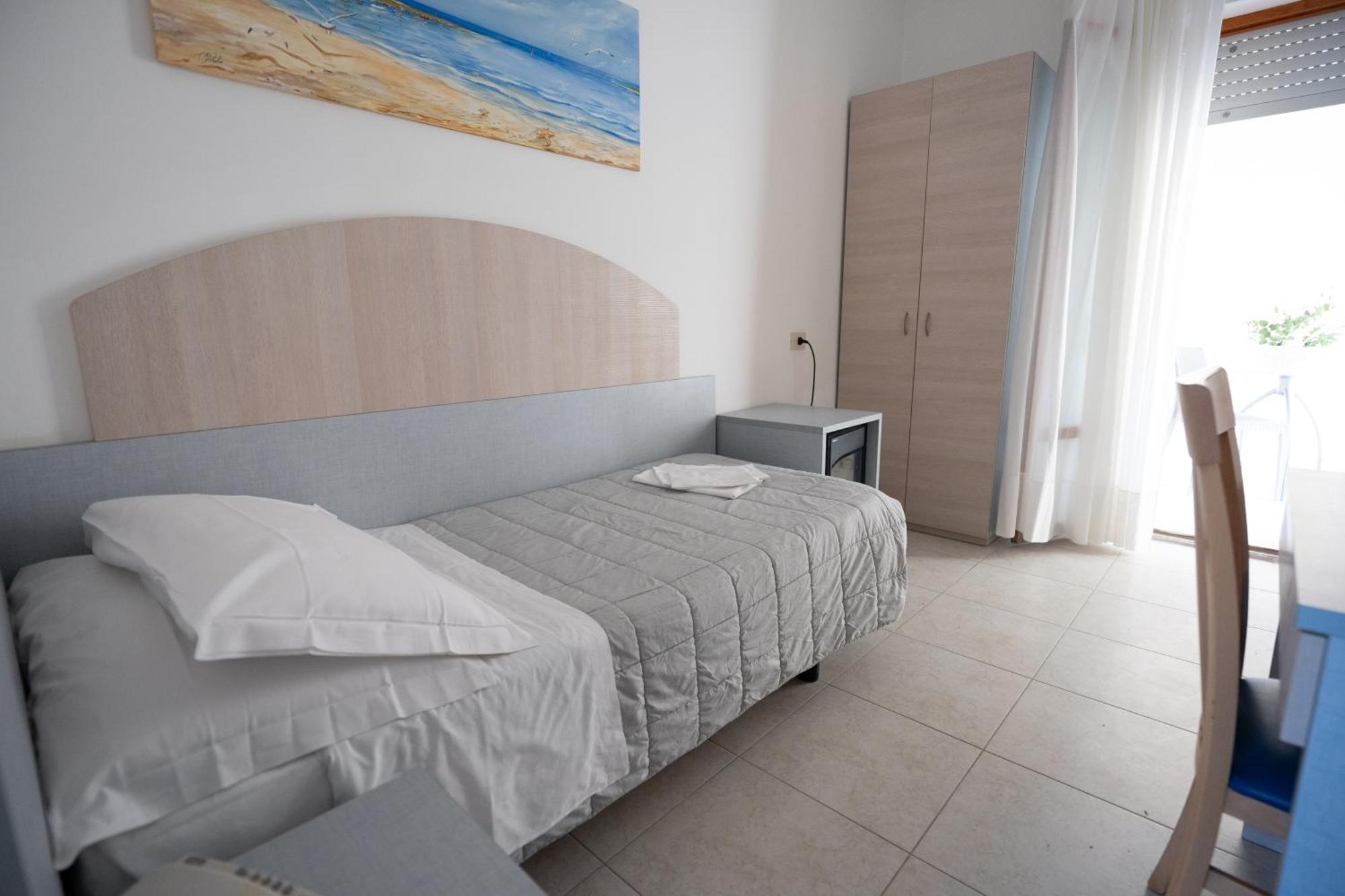 Hotel Petite Fleur Alba Adriatica Eksteriør bilde