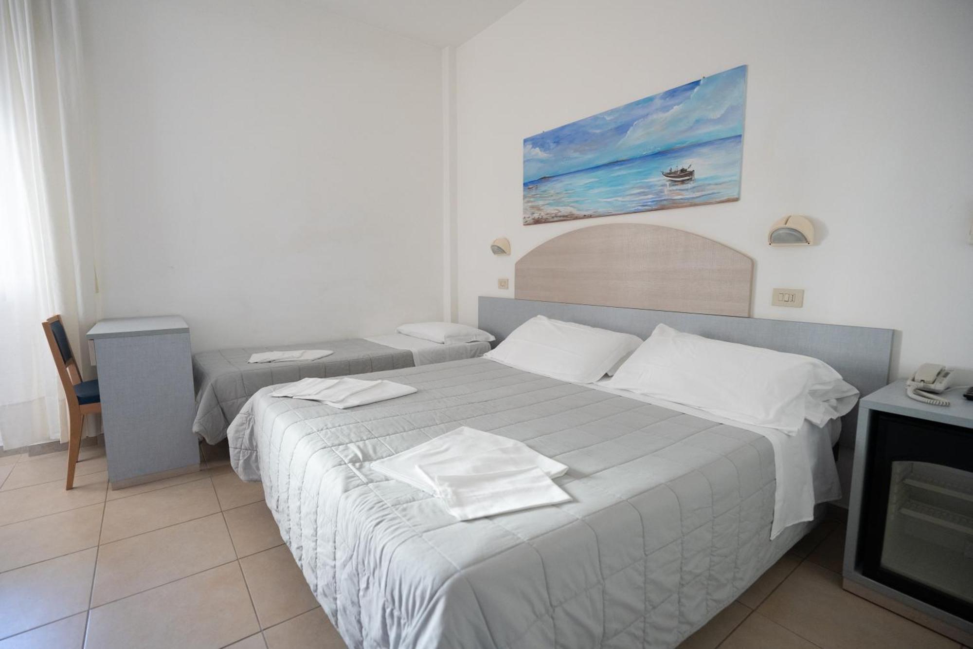 Hotel Petite Fleur Alba Adriatica Eksteriør bilde