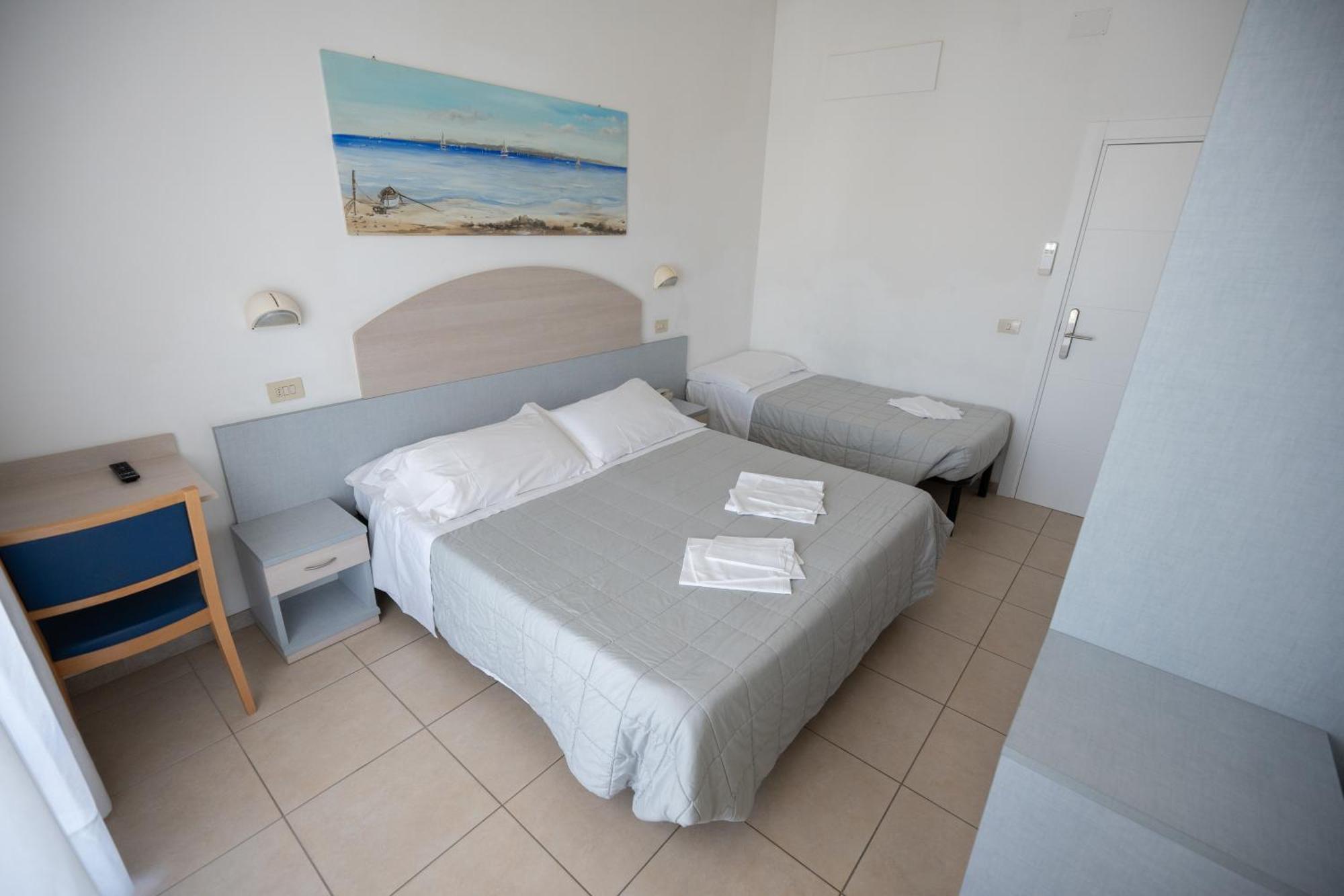 Hotel Petite Fleur Alba Adriatica Eksteriør bilde