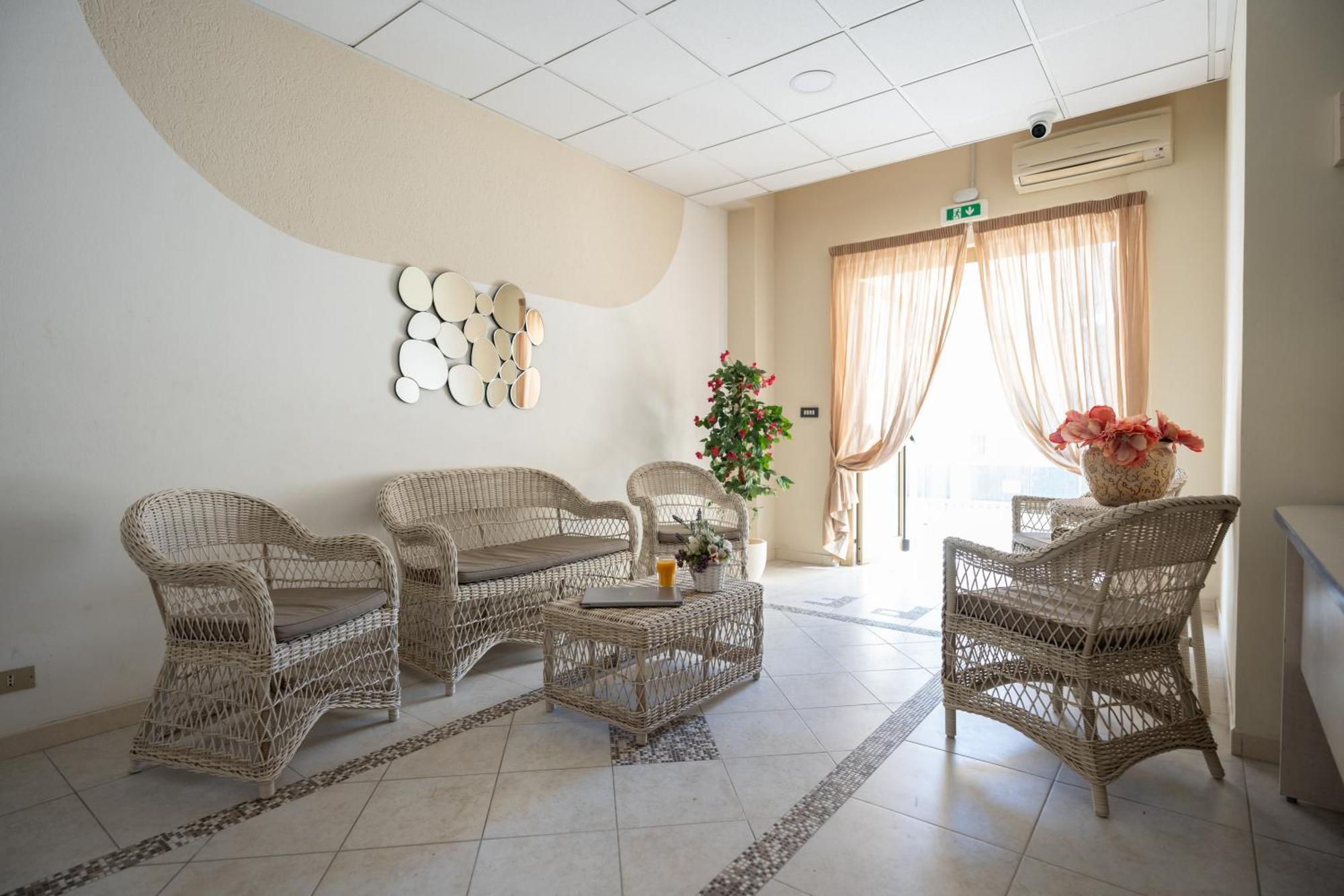 Hotel Petite Fleur Alba Adriatica Eksteriør bilde
